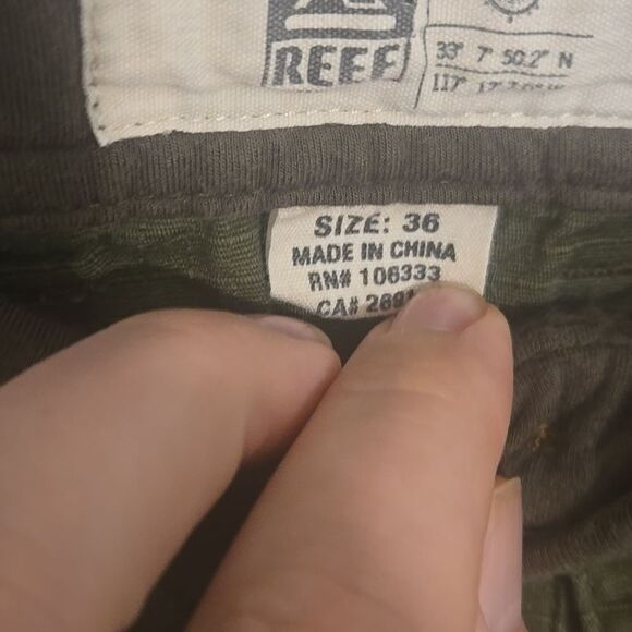 Reef Green Cargo Pants with Belt Loops - Picture 6 of 9